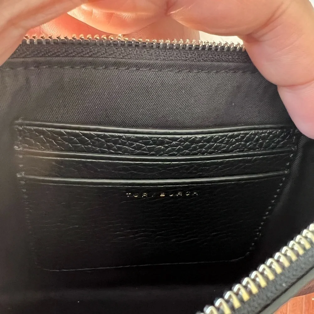 TORY BURCH•Chelsea Black Gold hardware logo wristlet